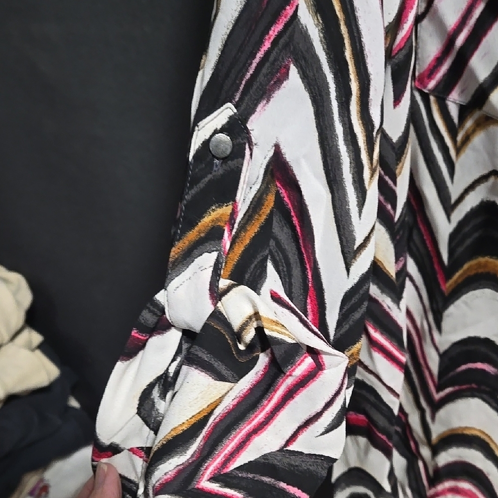 Women's Multicolor Patterned Top - Picture 4 of 5